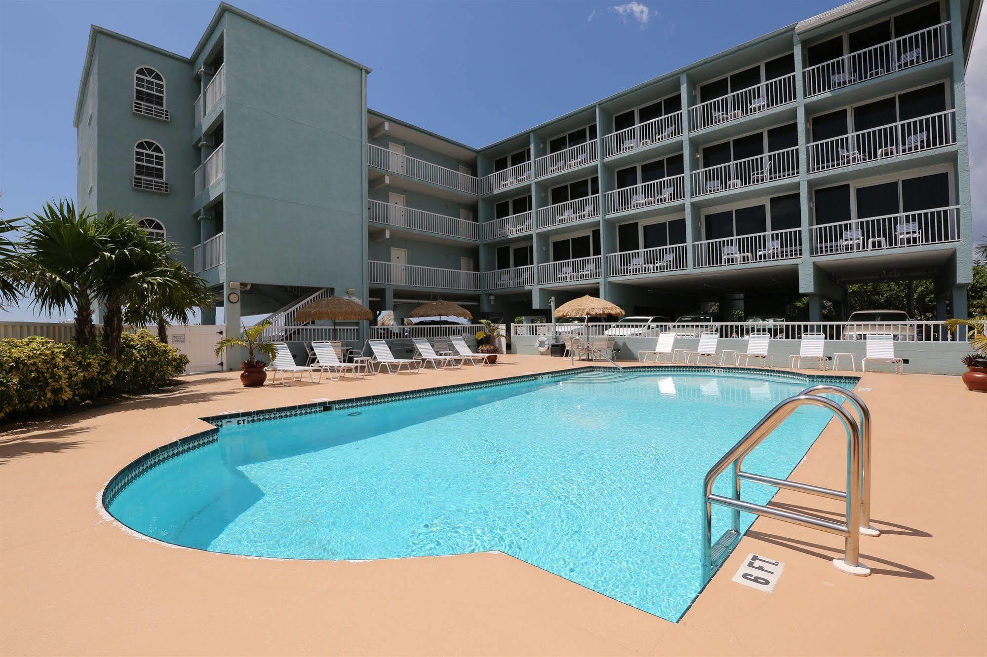 Barefoot Beach Club Сант Пит Бич Экстерьер фото